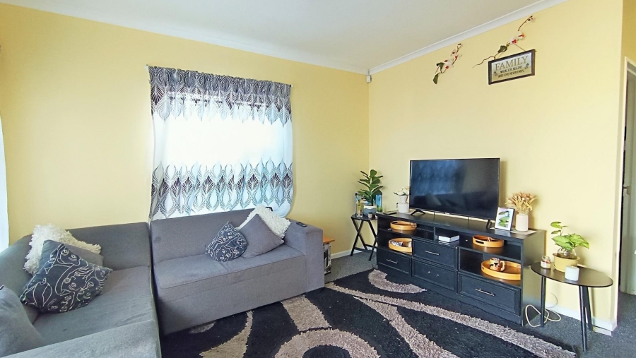 2 Bedroom Property for Sale in The Connifers Western Cape